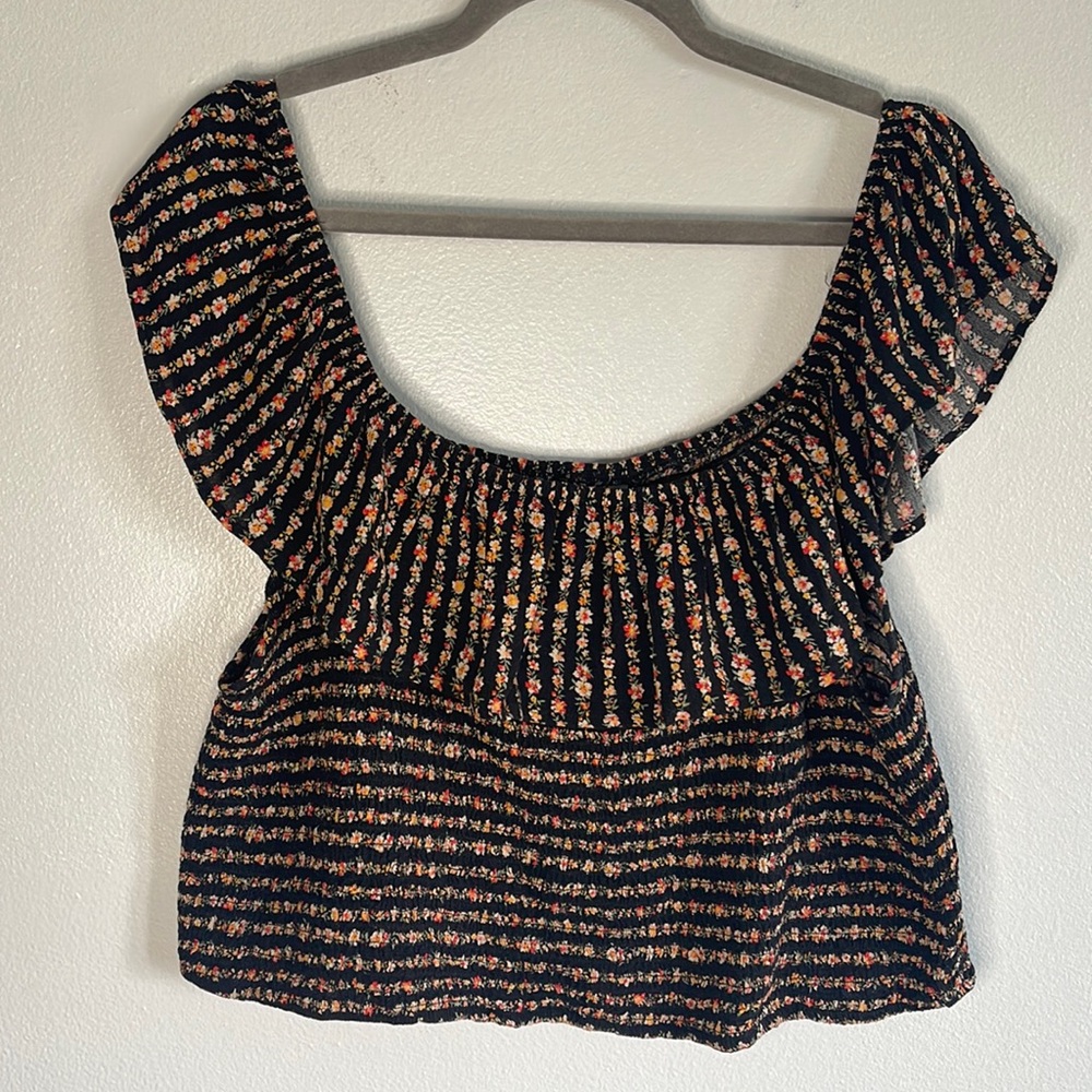 American Eagle • stretch floral crop top off shoulder